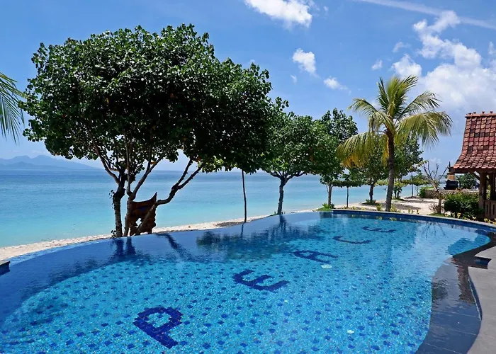 Blue Harbor Beachfront & Resto فندق 4*