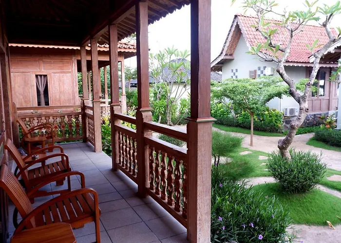 Blue Harbor Beachfront & Resto Hotel 4*