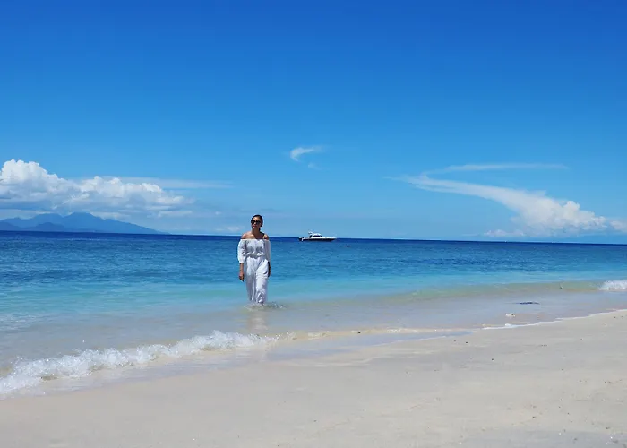 Blue Harbor Beachfront & Resto Ped