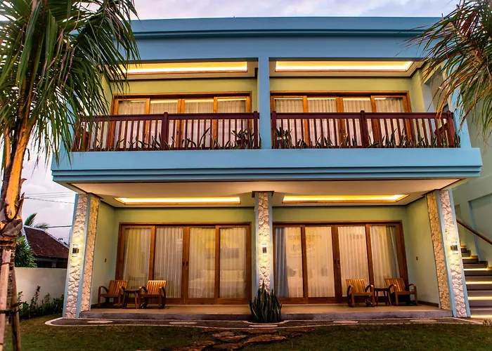 Hotel Blue Harbor Beachfront & Resto 4*