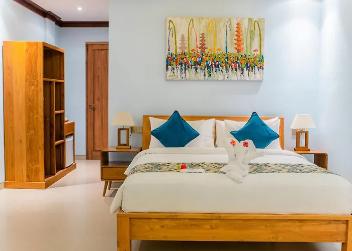 Blue Harbor Beachfront & Resto Hotel Ped