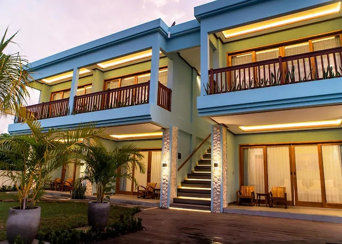 Blue Harbor Beachfront & Resto Hotel Ped