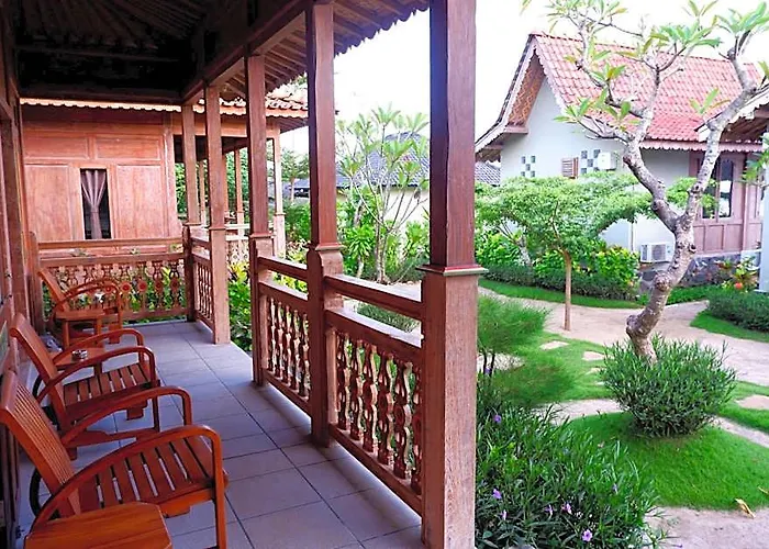 Blue Harbor Beachfront & Resto 4* Ped
