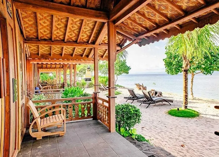Blue Harbor Beachfront & Resto فندق Ped